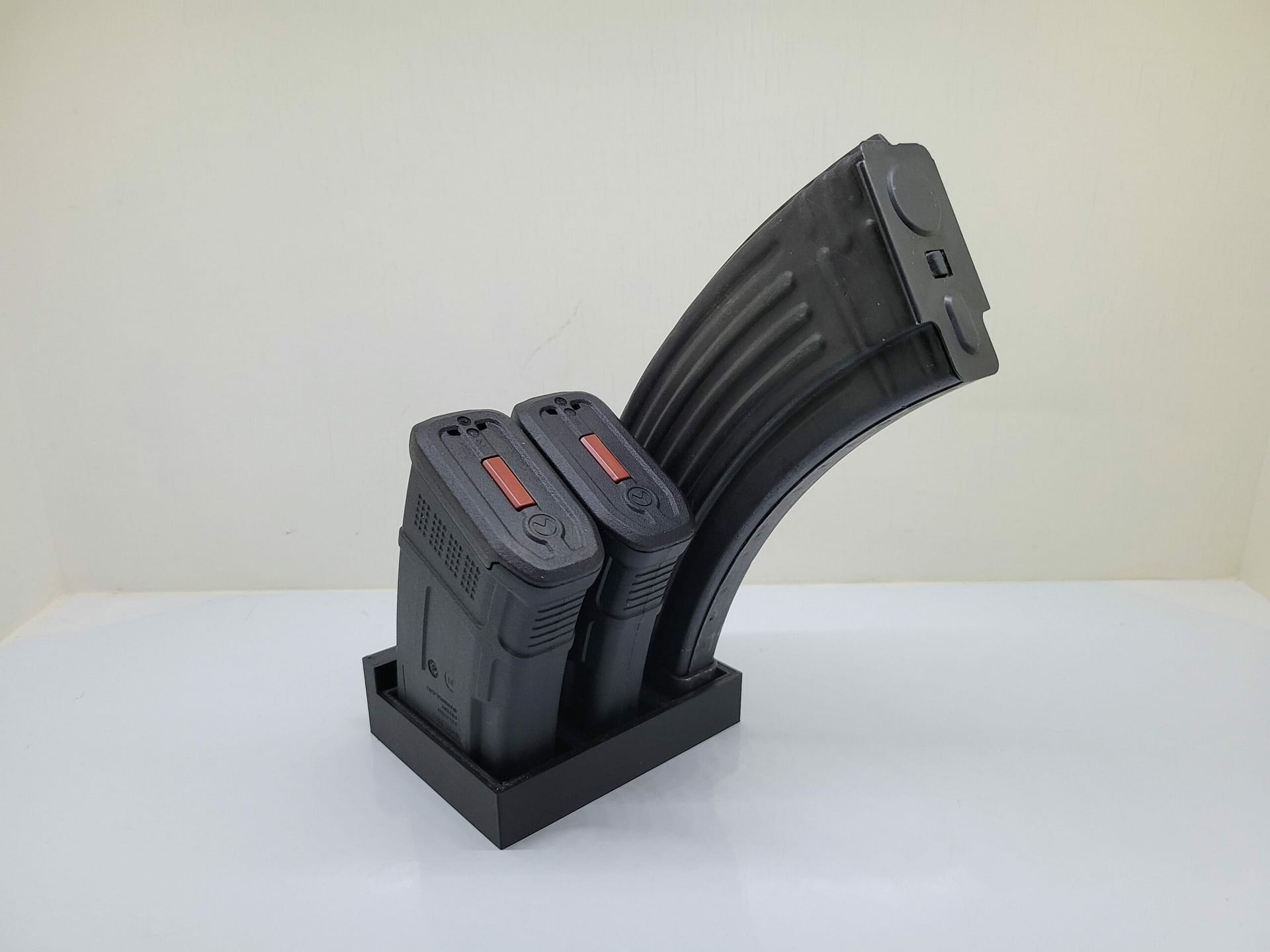 3-magazine storage rack / wall mount compatible with AK-47