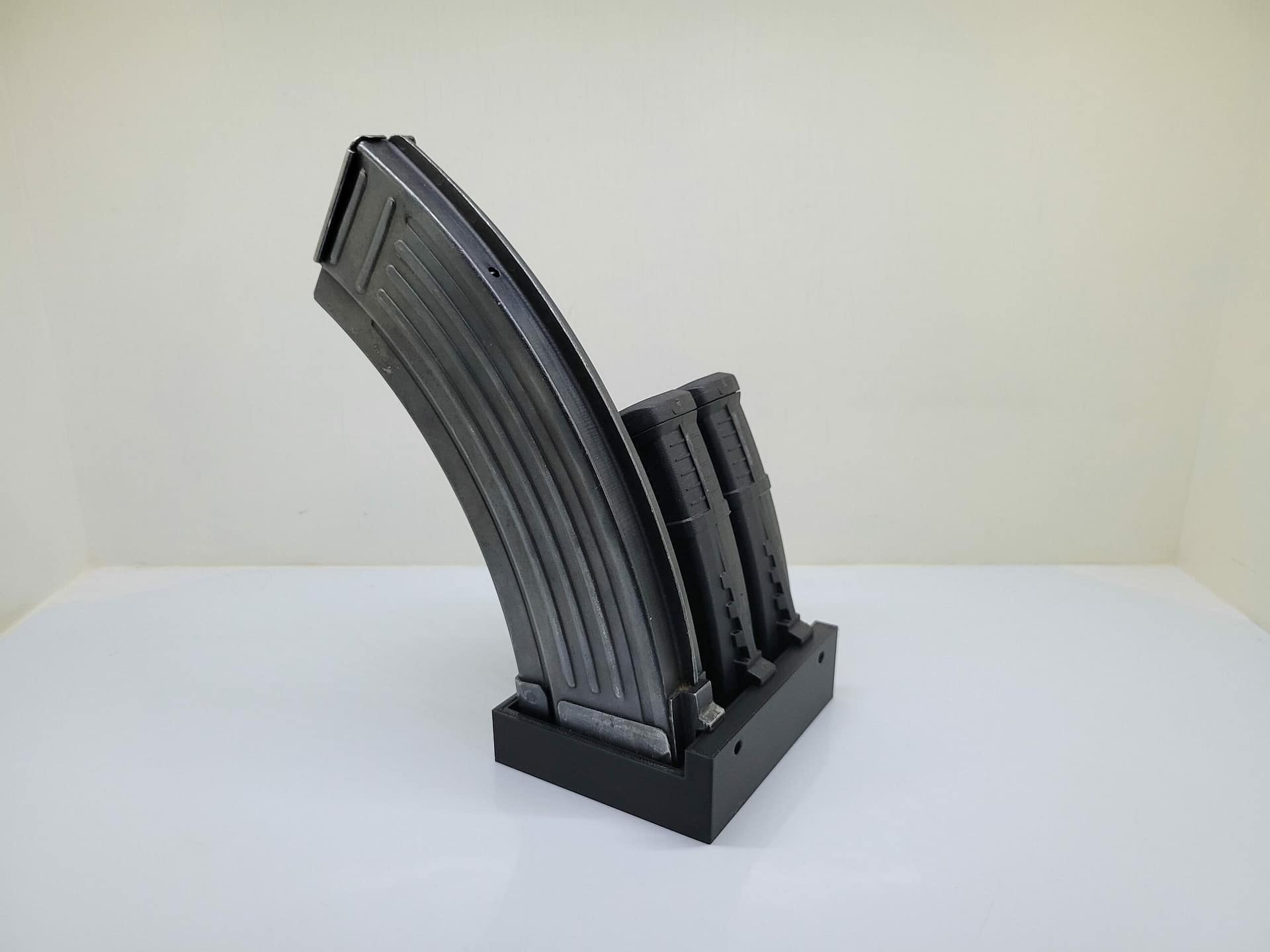 3-magazine storage rack / wall mount compatible with AK-47