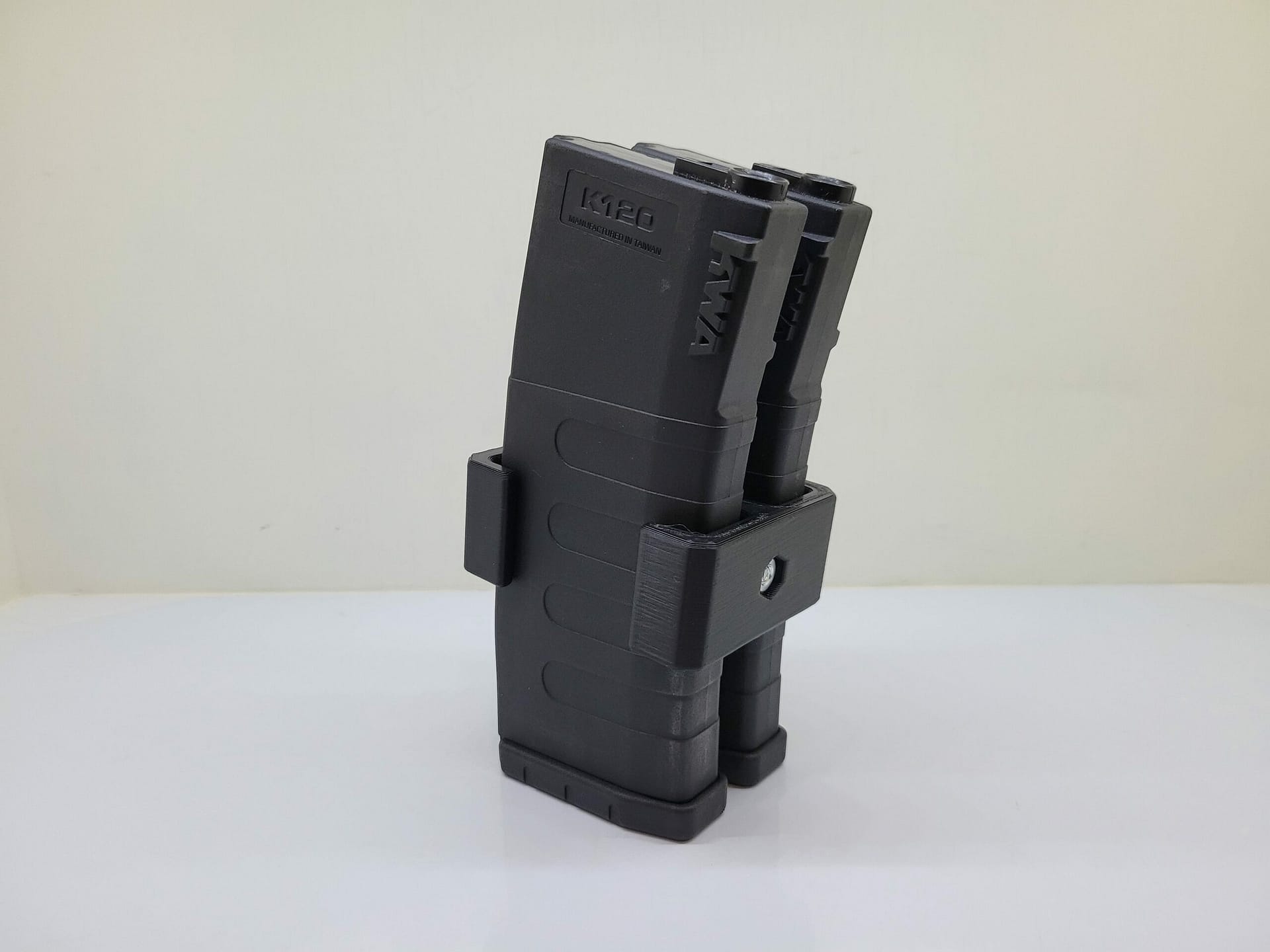 Magazine coupler compatible with AR-15