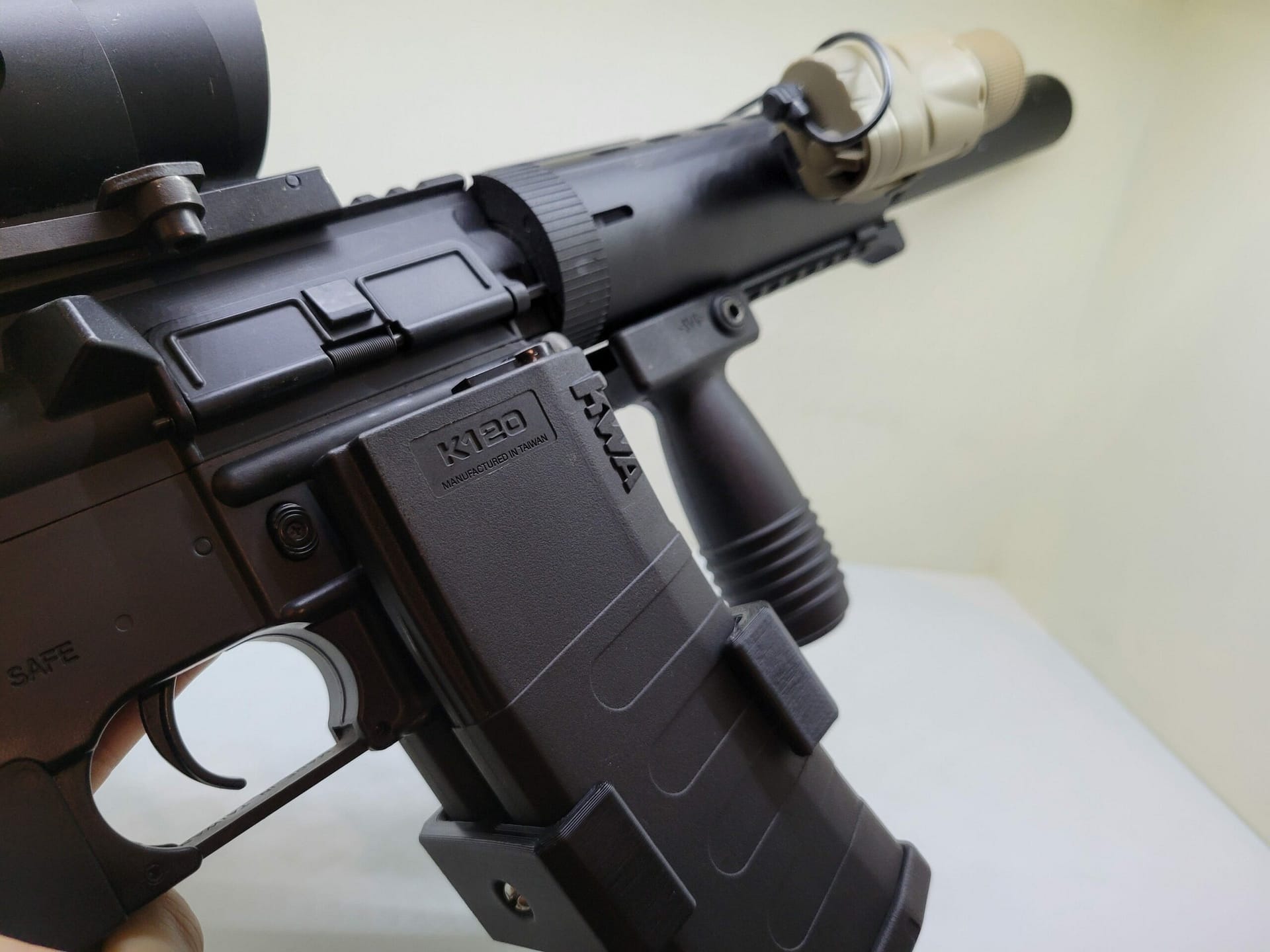 Magazine coupler compatible with AR-15