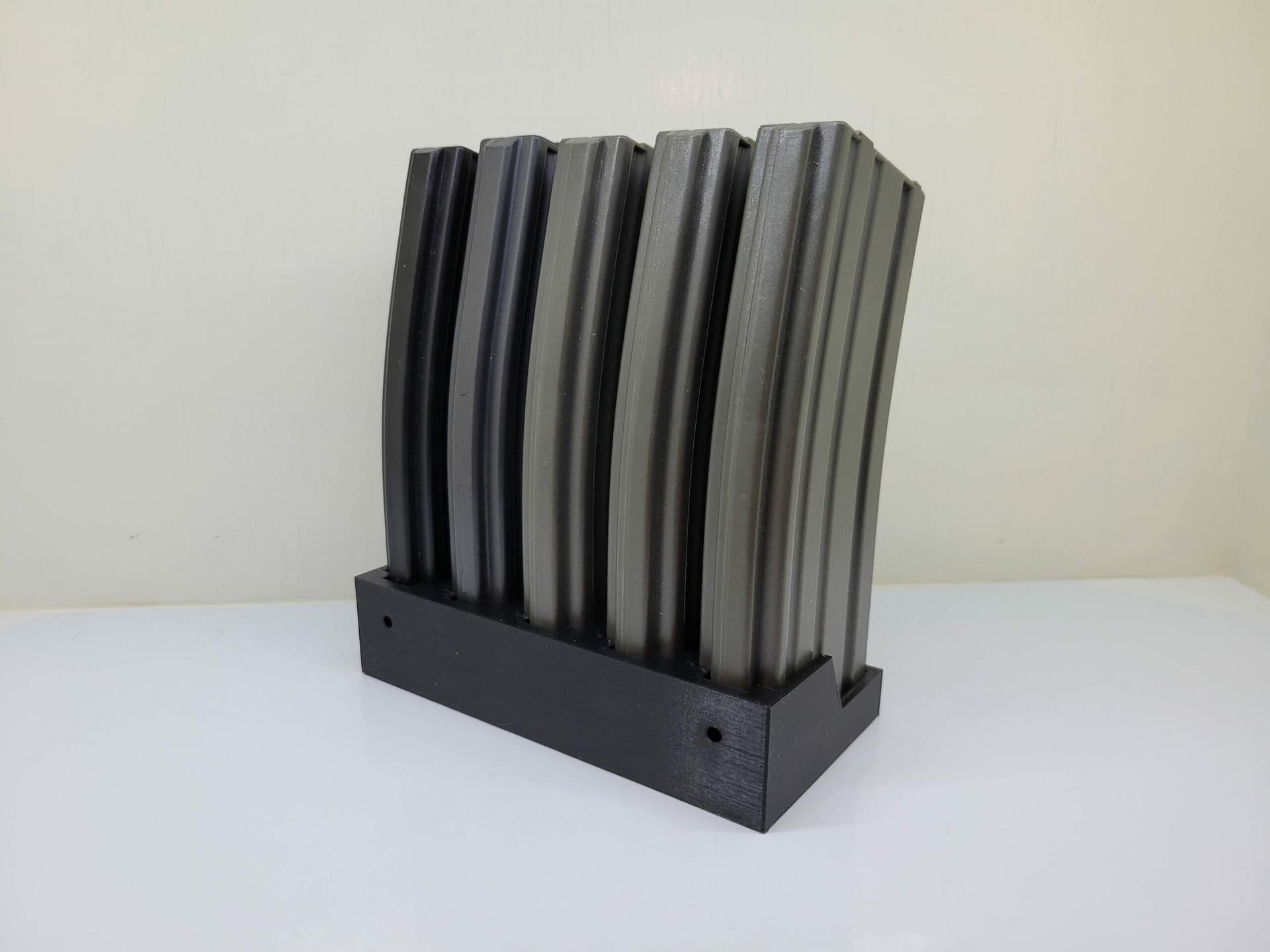 5-magazine storage rack / wall mount compatible with AR-15