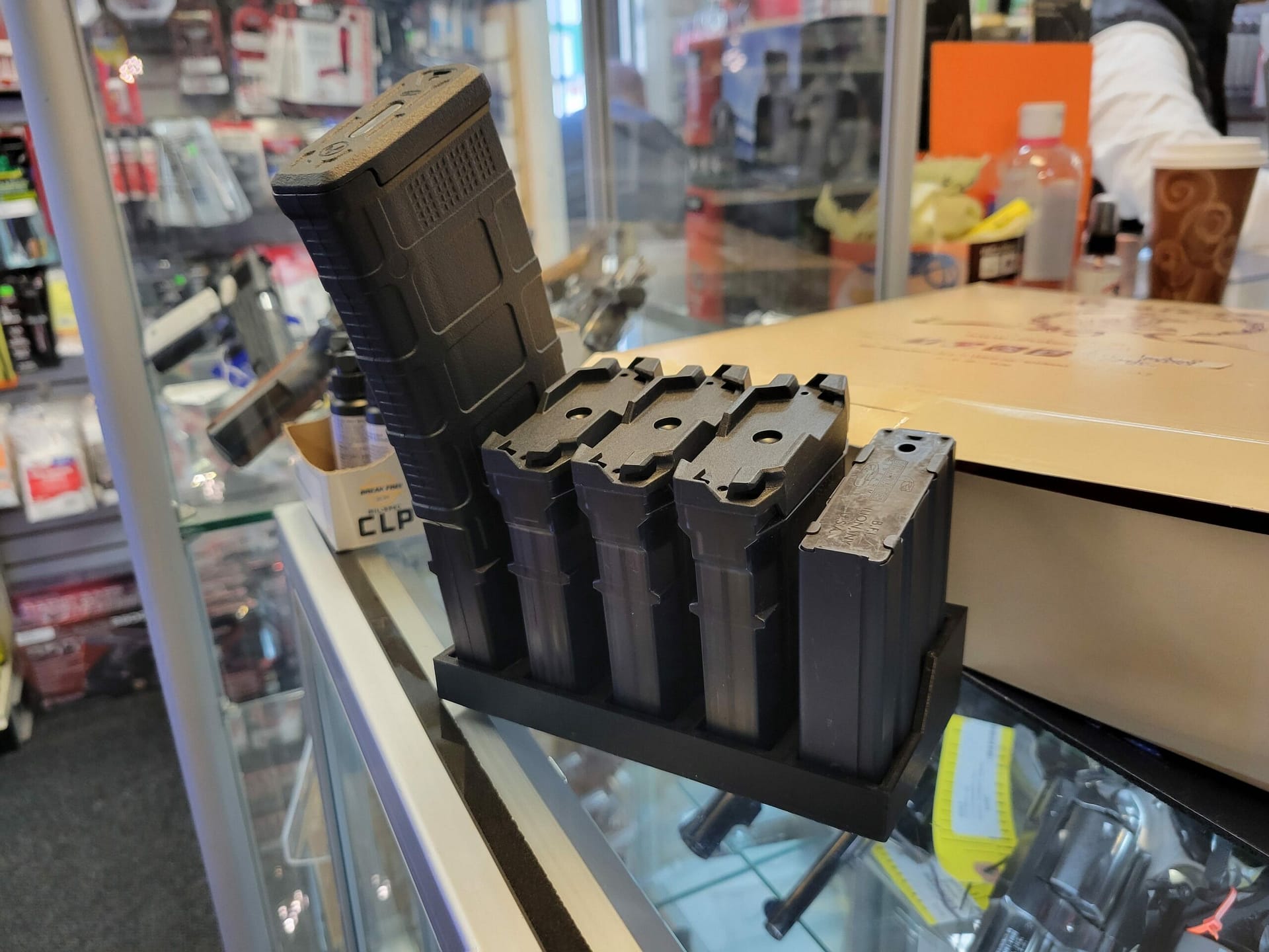 5-magazine storage rack / wall mount compatible with AR-15
