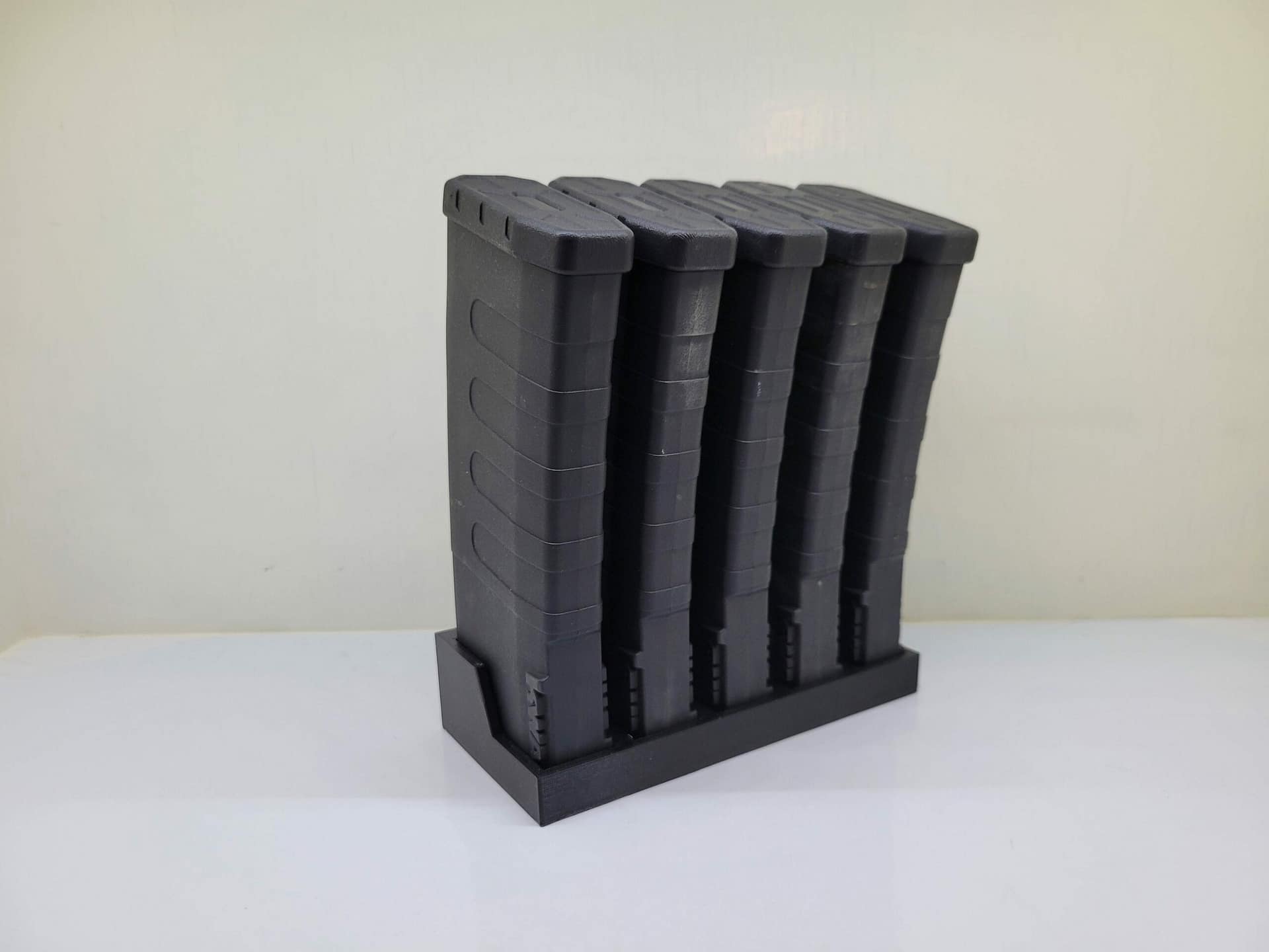 5-magazine storage rack / wall mount compatible with AR-15