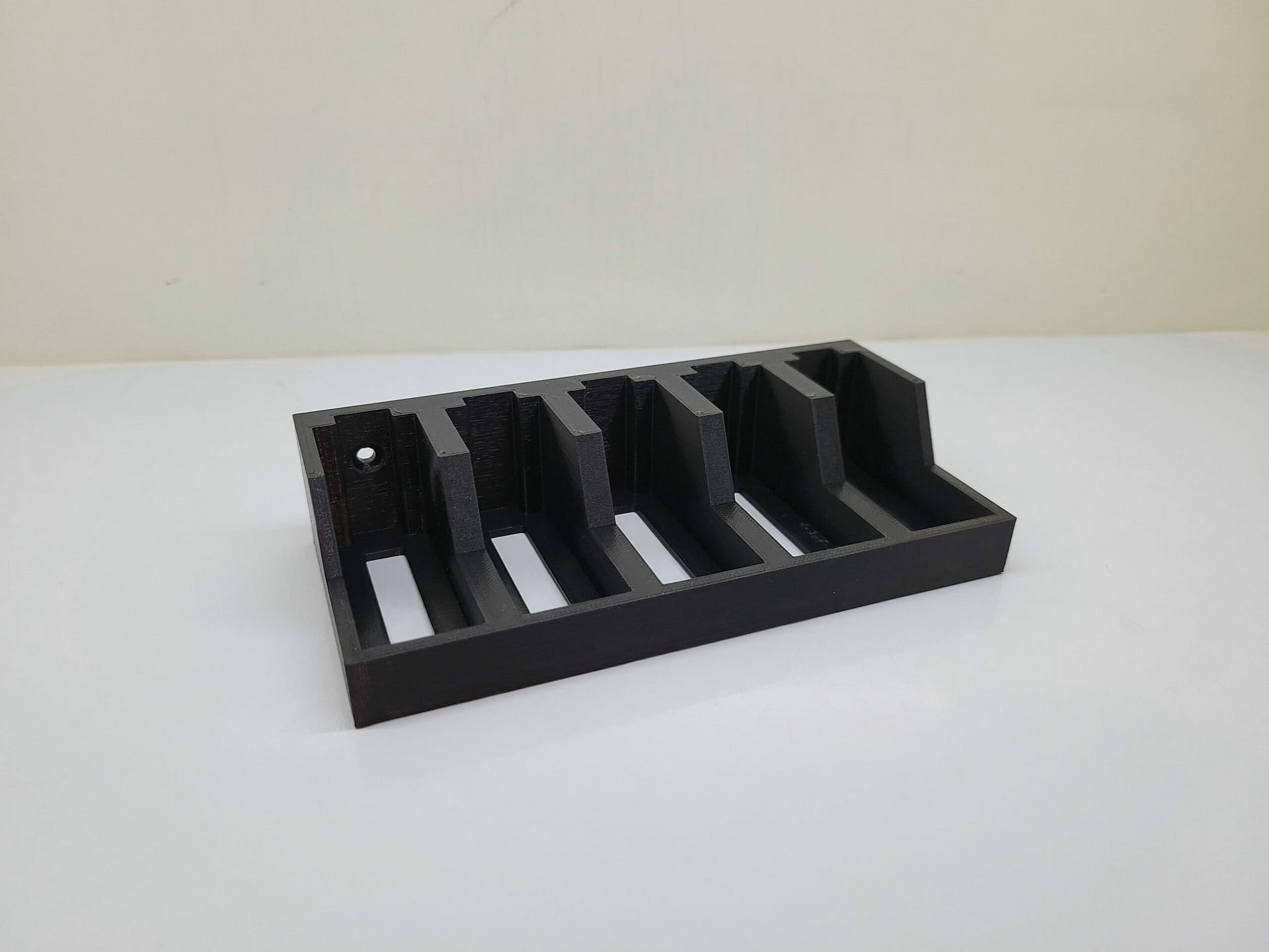 5-magazine storage rack / wall mount compatible with AR-15
