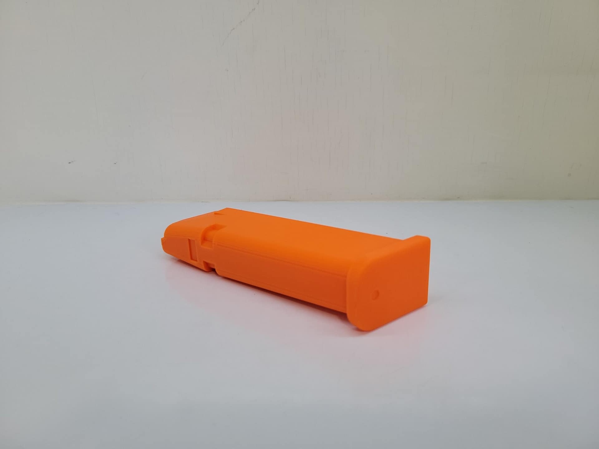 Training / dummy magazine compatible with Glock 17