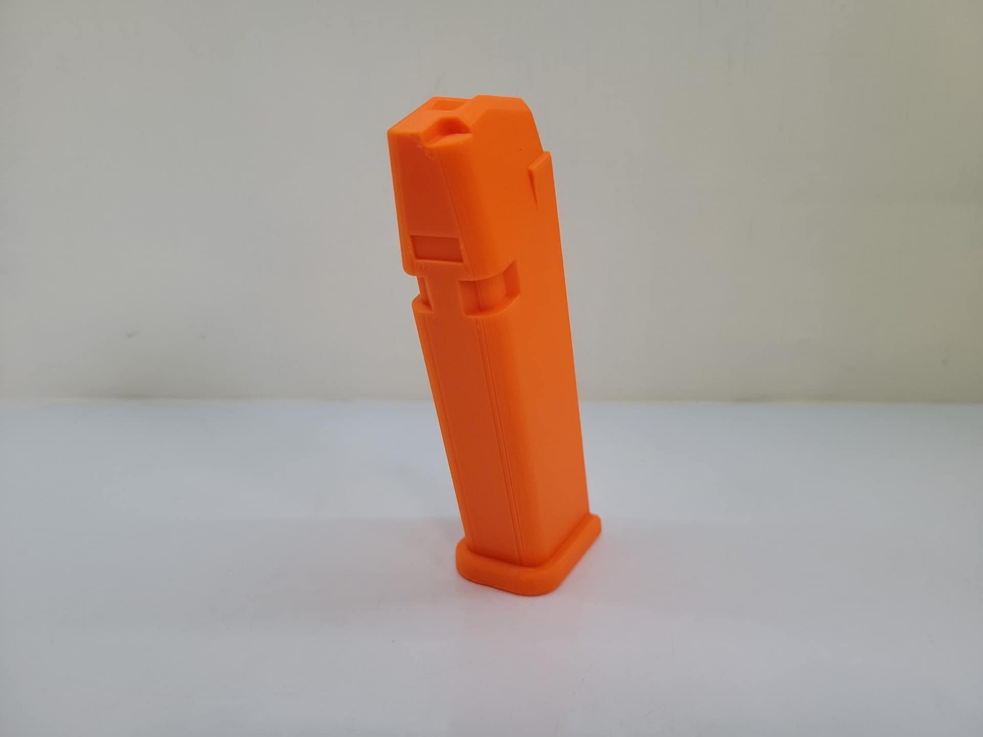 Training / dummy magazine compatible with Glock 17