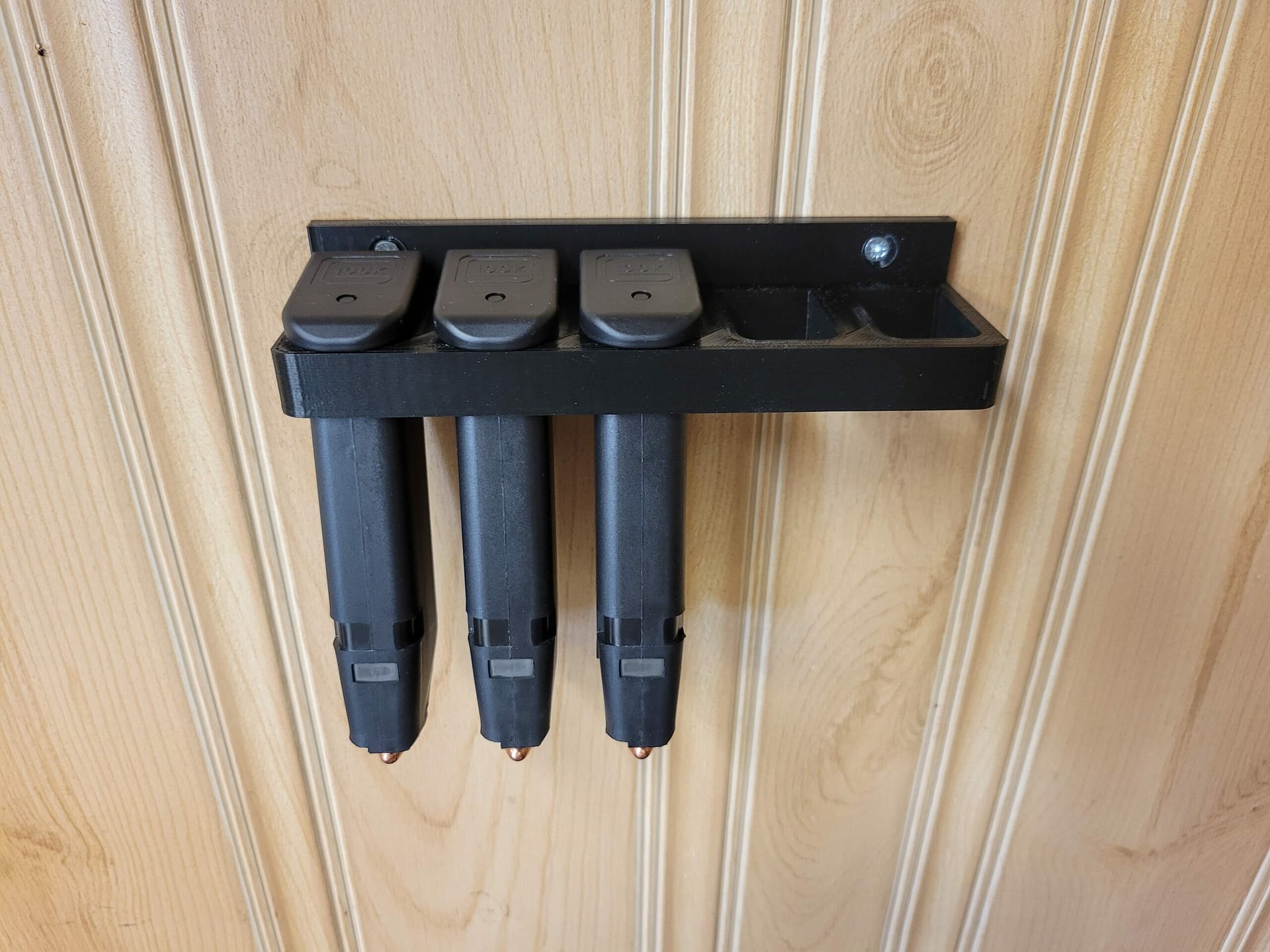 5-magazine wall rack compatible with Glock