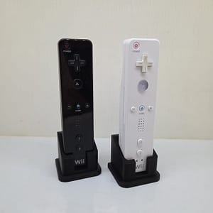 2x Wii Controller Wall Mount / Display Stand